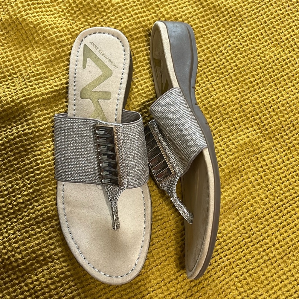 Anne Klein Sports AKKNOHOW Sandals Size 6.5 Gold Sparkle Beaded